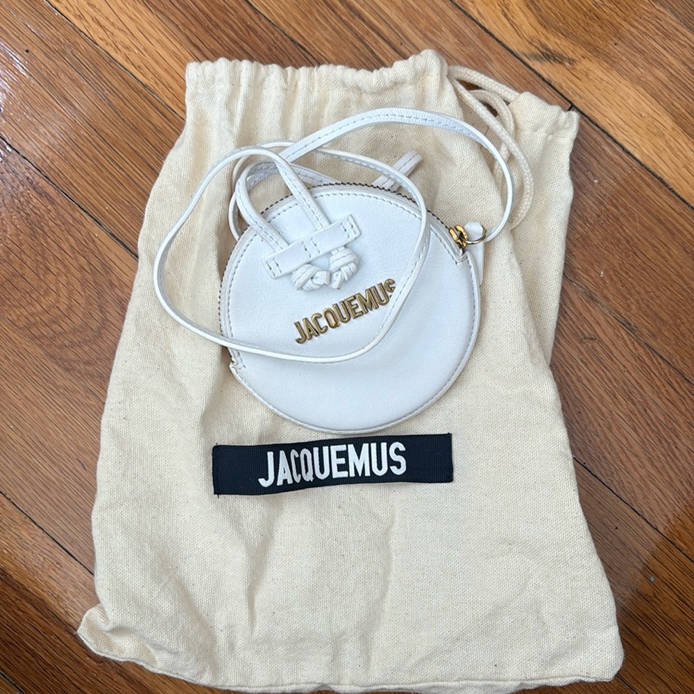 Jacquemus coin purse. So cute dust bag included.